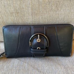 Coach Black Leather Accordion Zip Wallet